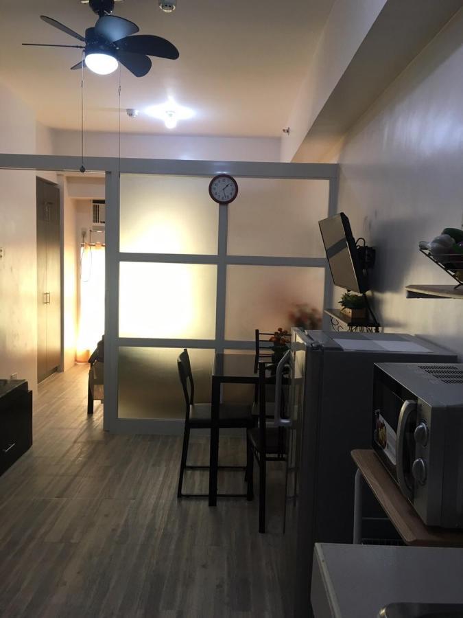 Condominium With Swimming Pool And Viewing Deck Tagaytay City Exterior foto