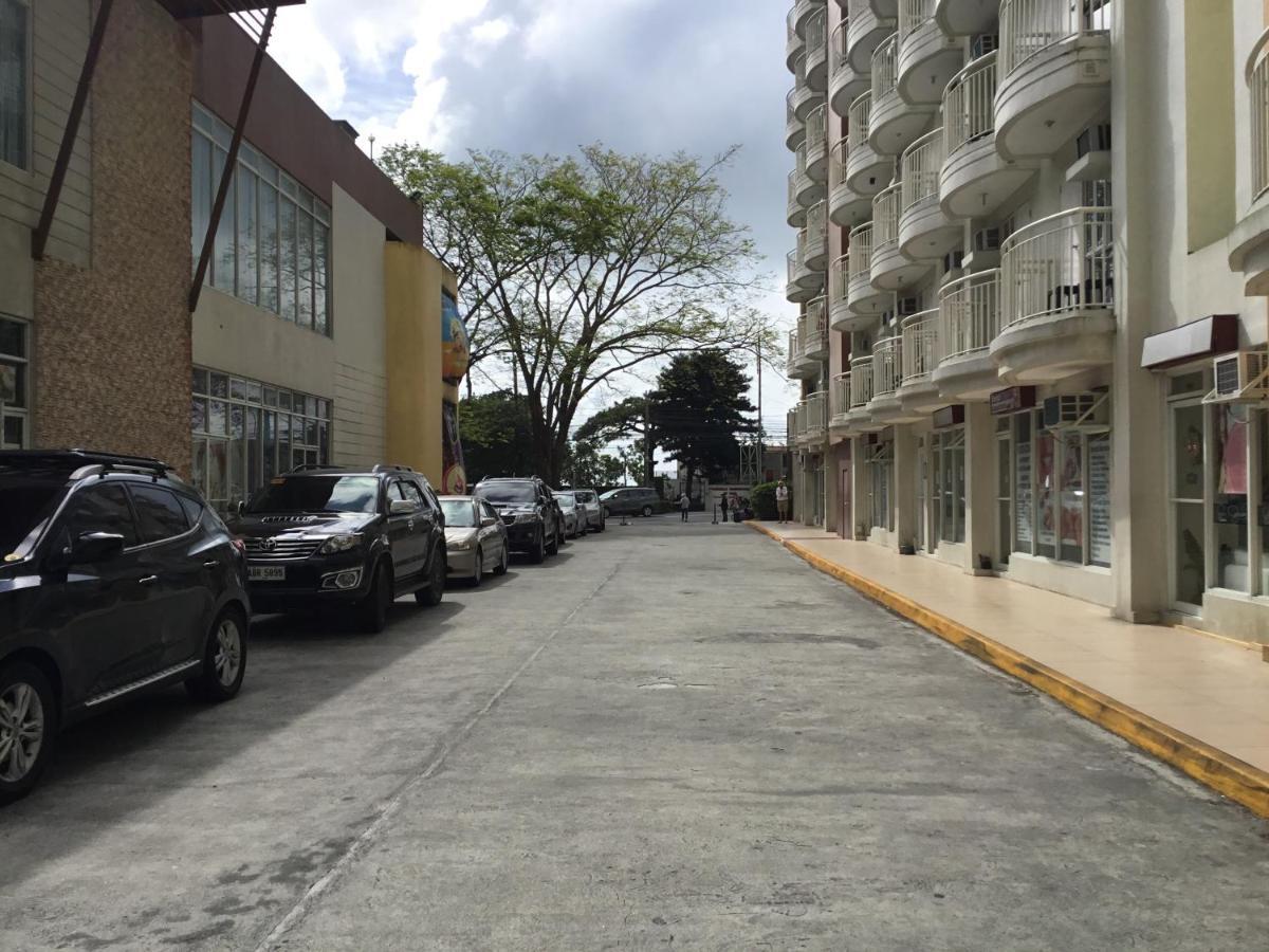 Condominium With Swimming Pool And Viewing Deck Tagaytay City Exterior foto